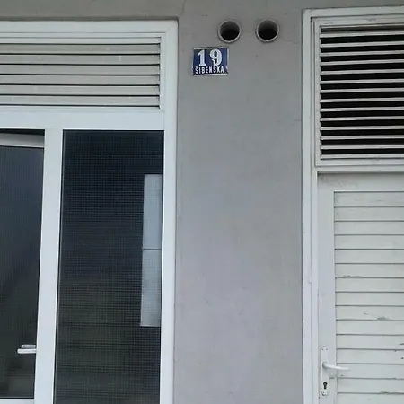 Apartment Miki With Parking Split